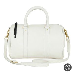 Clare Vivien white petite duffle 👜